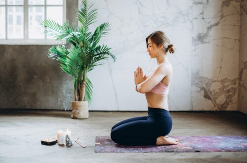 femme yoga méditation